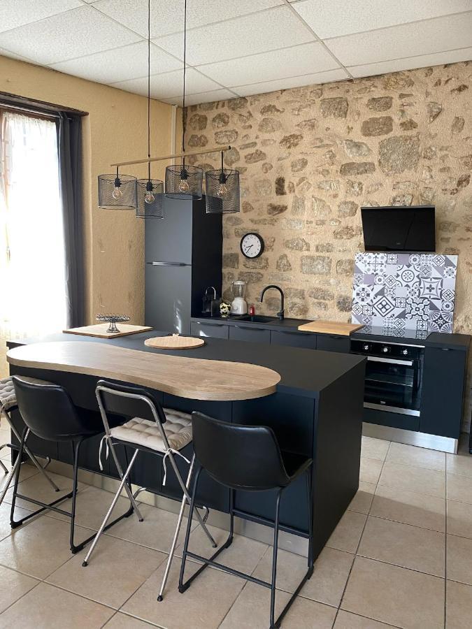 Poppy Appartement De Charme A 2 Min Centre-Ville Figeac Exterior photo