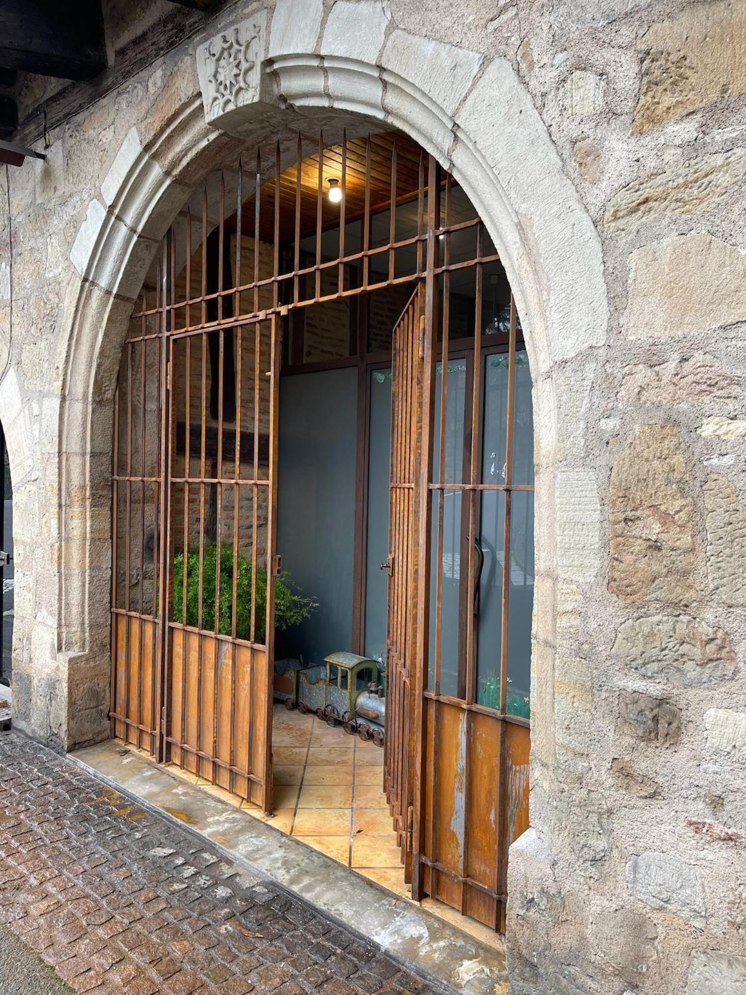 Poppy Appartement De Charme A 2 Min Centre-Ville Figeac Exterior photo